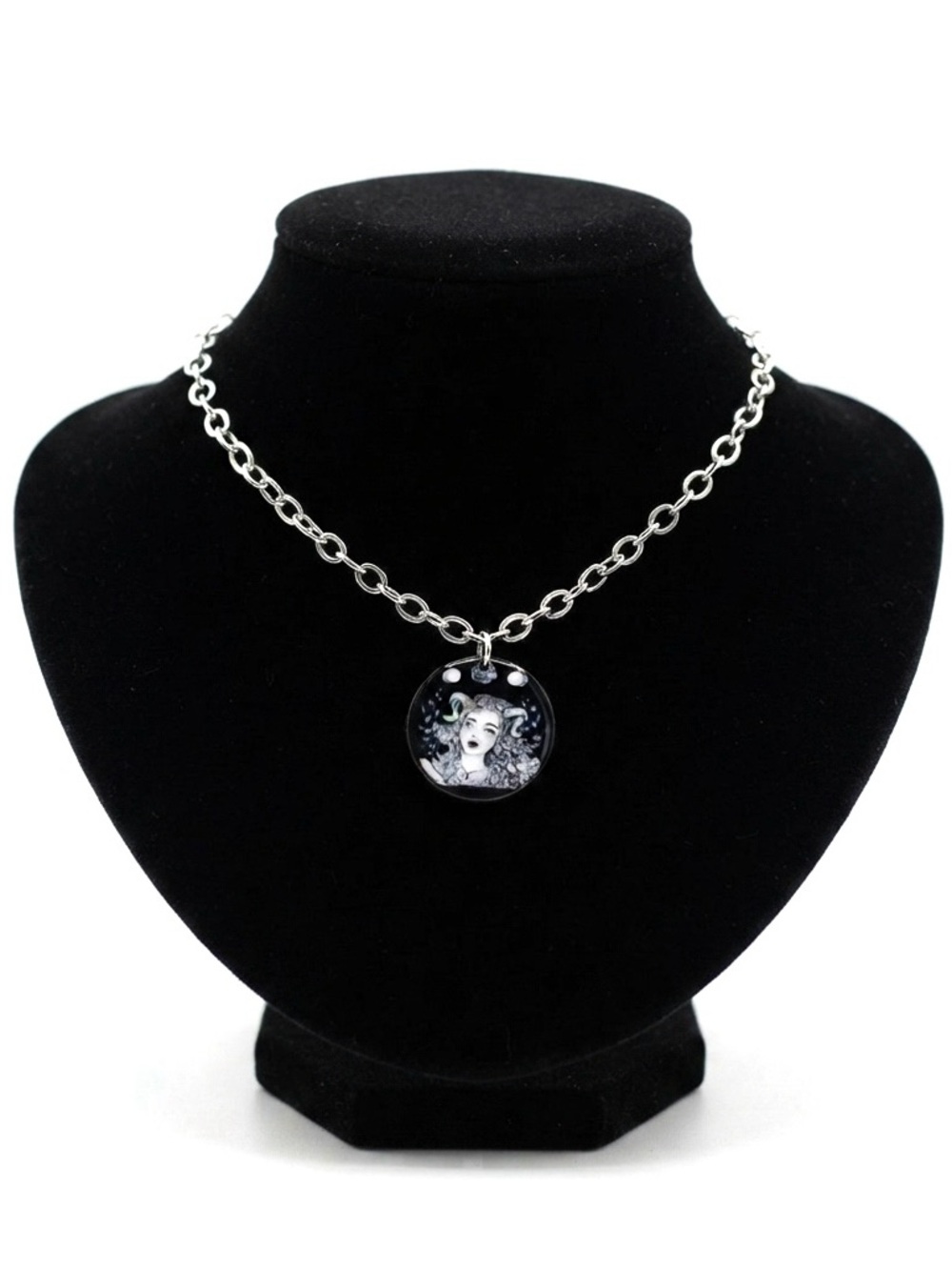 New ROMWE X Herminedecrayon Starsalign Capricorn Figure Graphic Chain Necklace